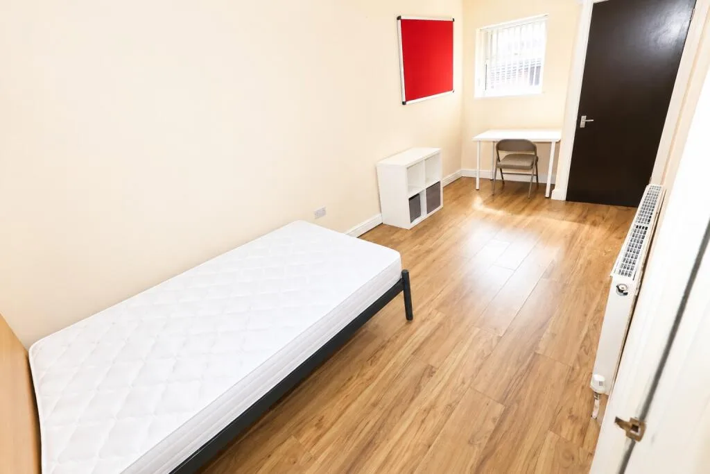 6 bedroom terraced house for rent