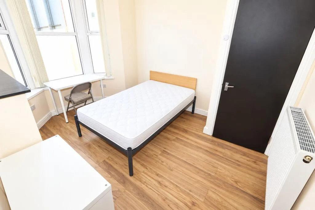 6 bedroom terraced house for rent
