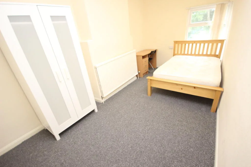 7 bedroom terraced house for rent