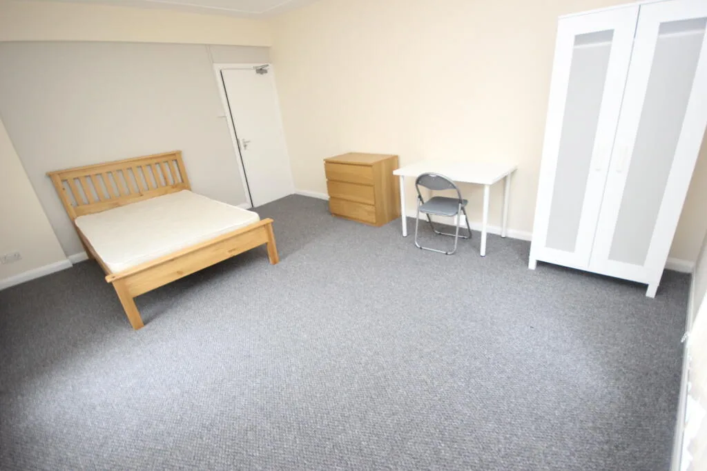 7 bedroom terraced house for rent