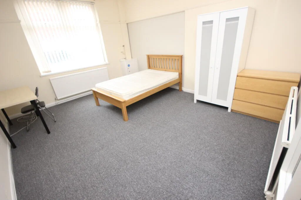 7 bedroom terraced house for rent