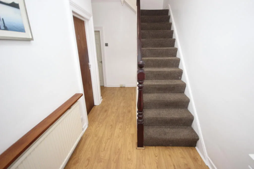 5 bedroom terraced house for rent