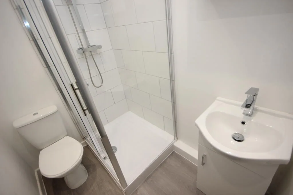 6 bedroom terraced house for rent