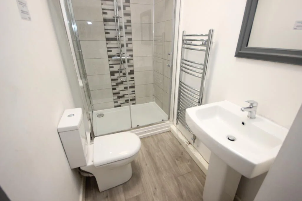 6 bedroom terraced house for rent