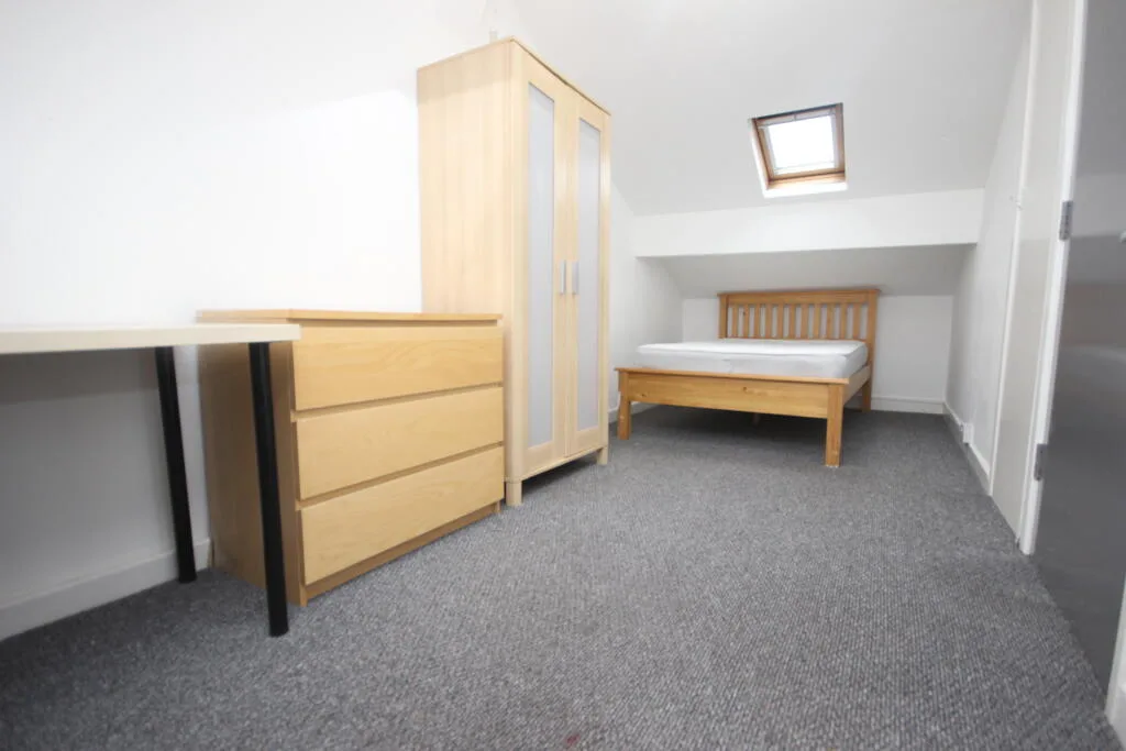 7 bedroom terraced house for rent