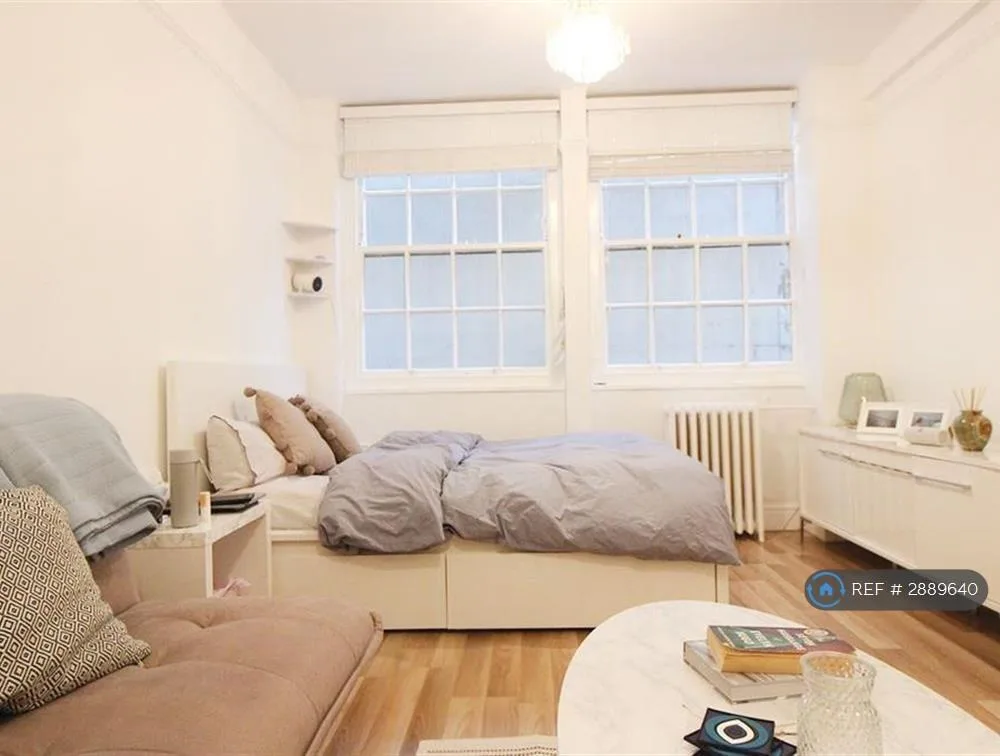 Studio flat for rent