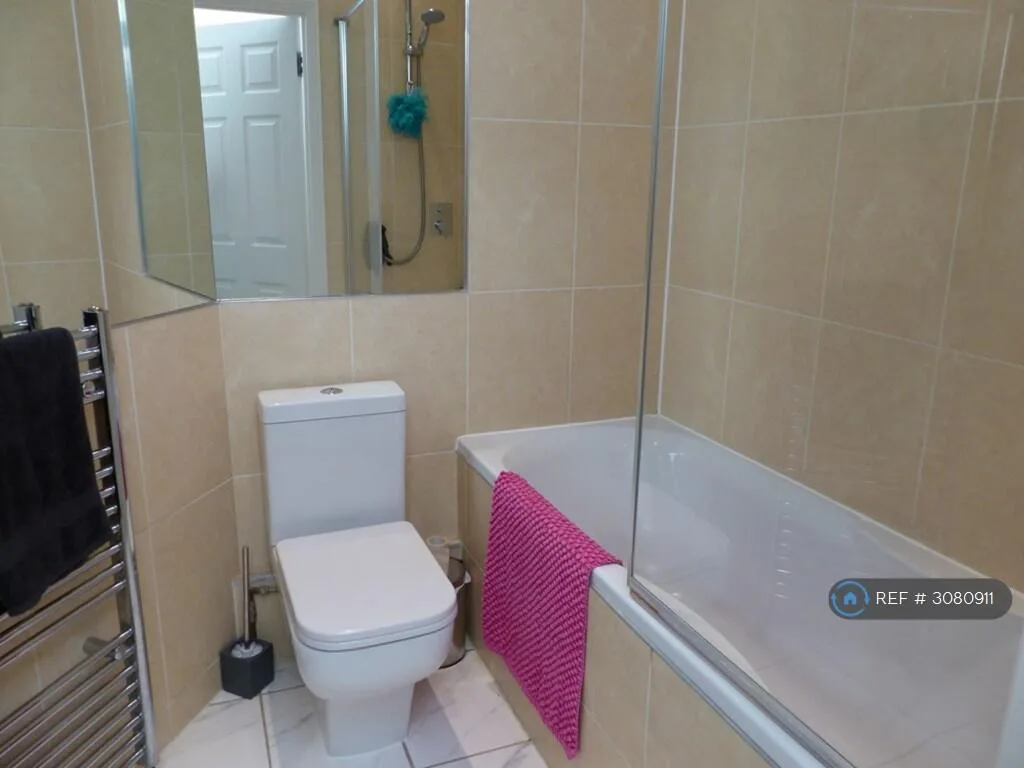 2 bedroom maisonette for rent
