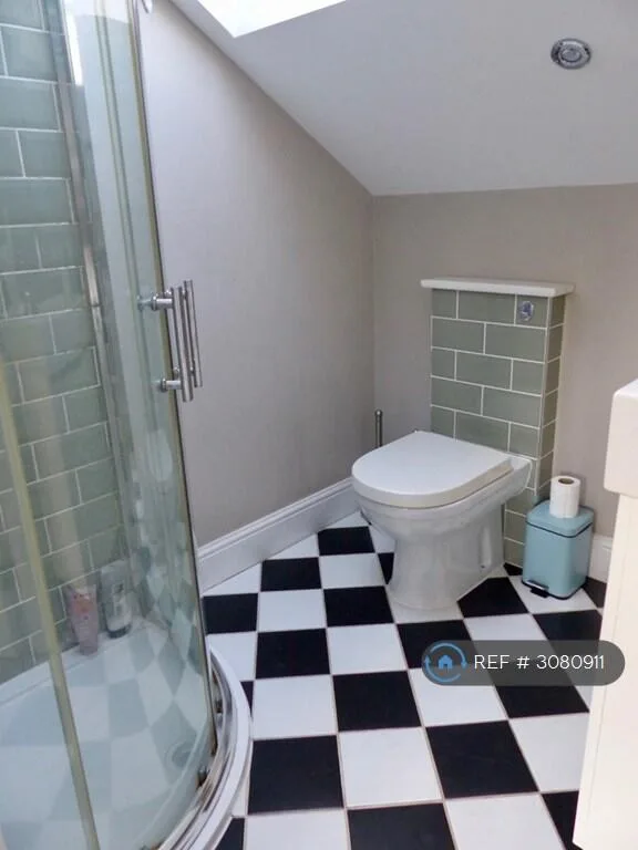 2 bedroom maisonette for rent