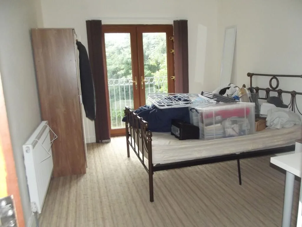 5 bedroom flat for rent