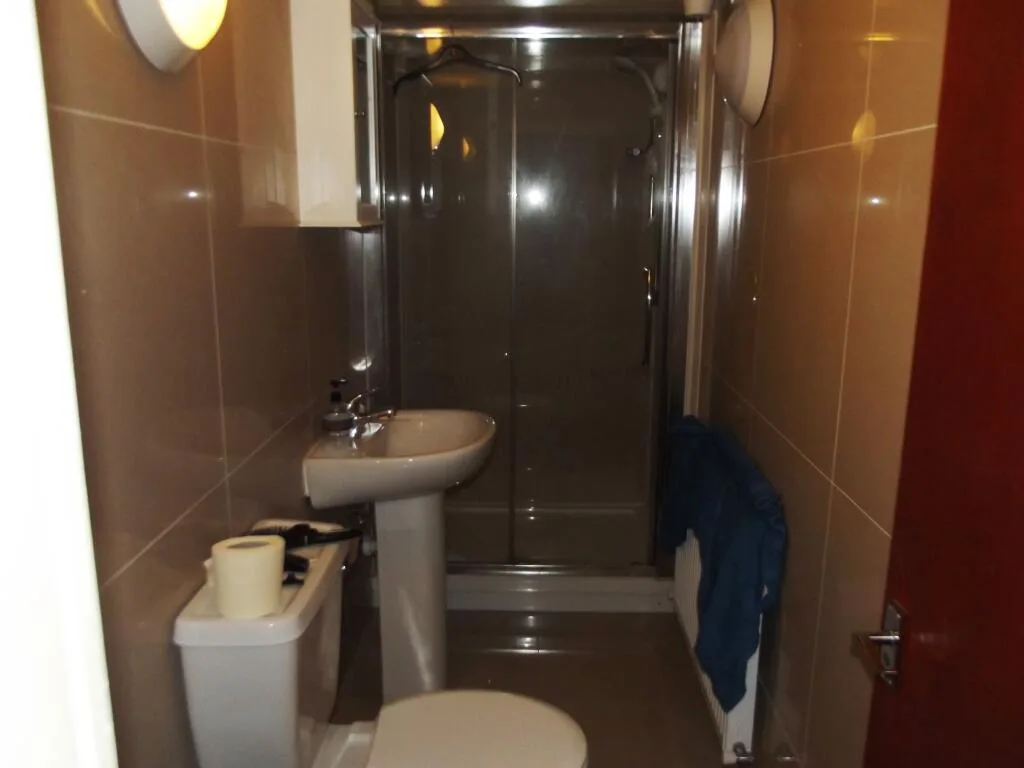 5 bedroom flat for rent