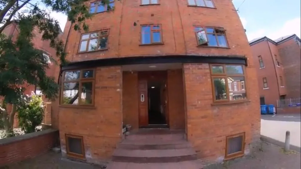 5 bedroom flat for rent
