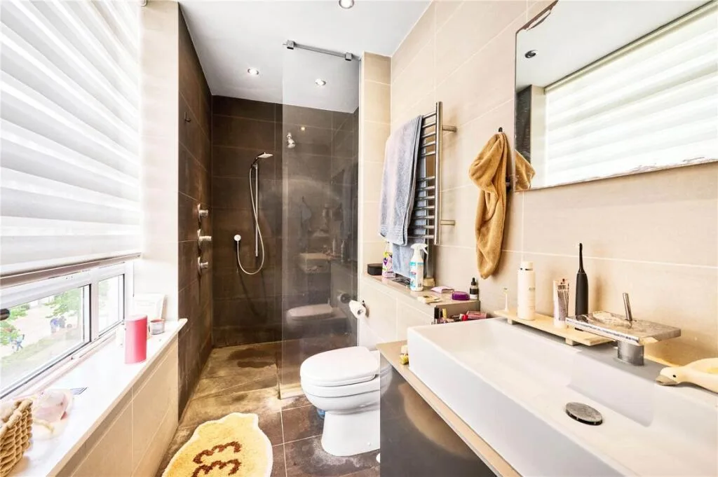 3 bedroom flat for rent