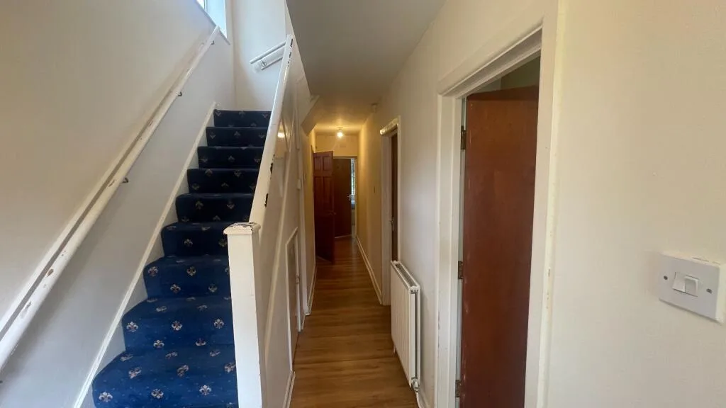 5 bedroom semi-detached house for rent