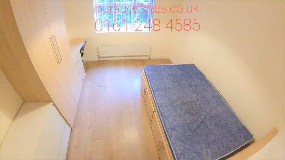 5 bedroom semi-detached house for rent