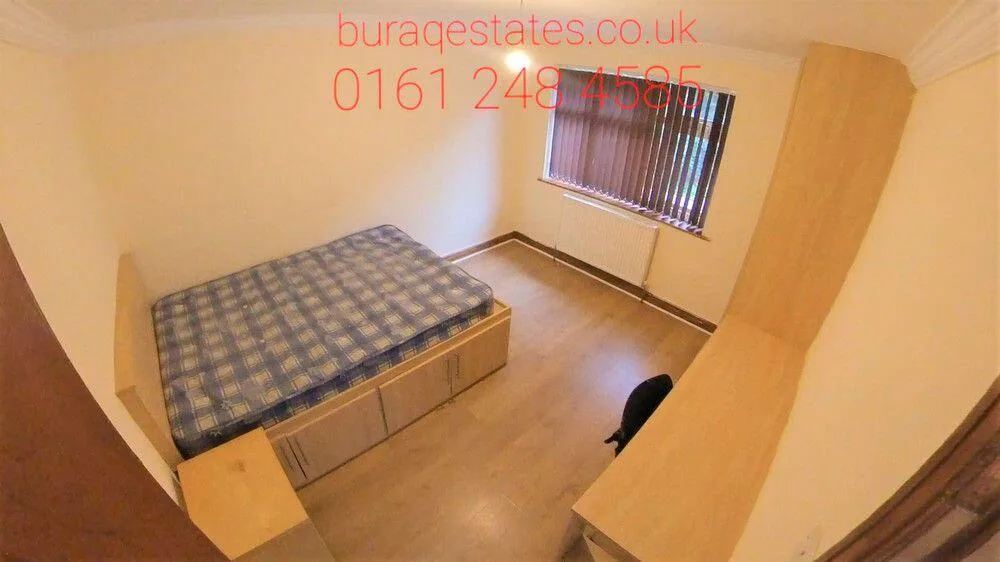 5 bedroom semi-detached house for rent