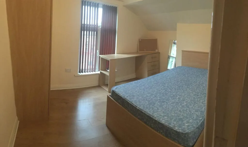 9 bedroom terraced house for rent