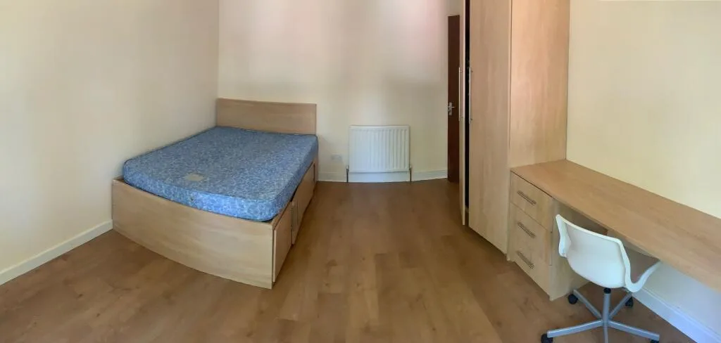 5 bedroom semi-detached house for rent