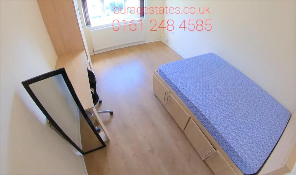 5 bedroom semi-detached house for rent