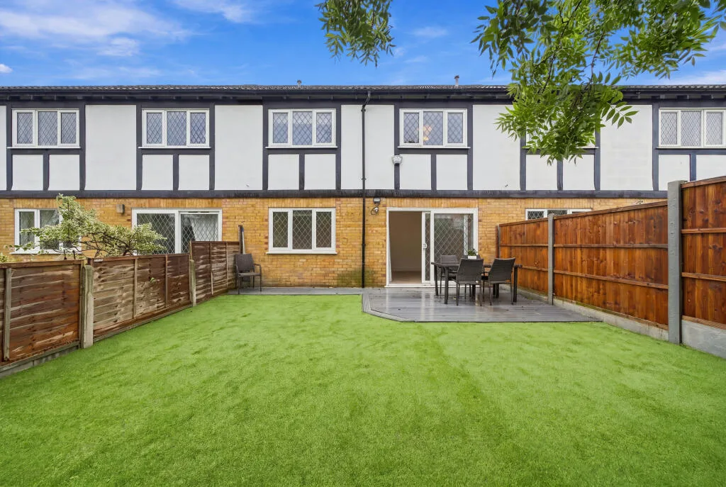 4 bedroom terraced house for rent