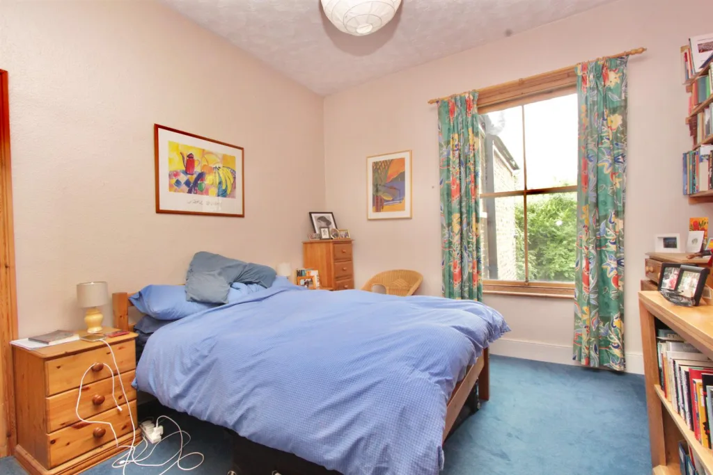 2 bedroom maisonette for rent