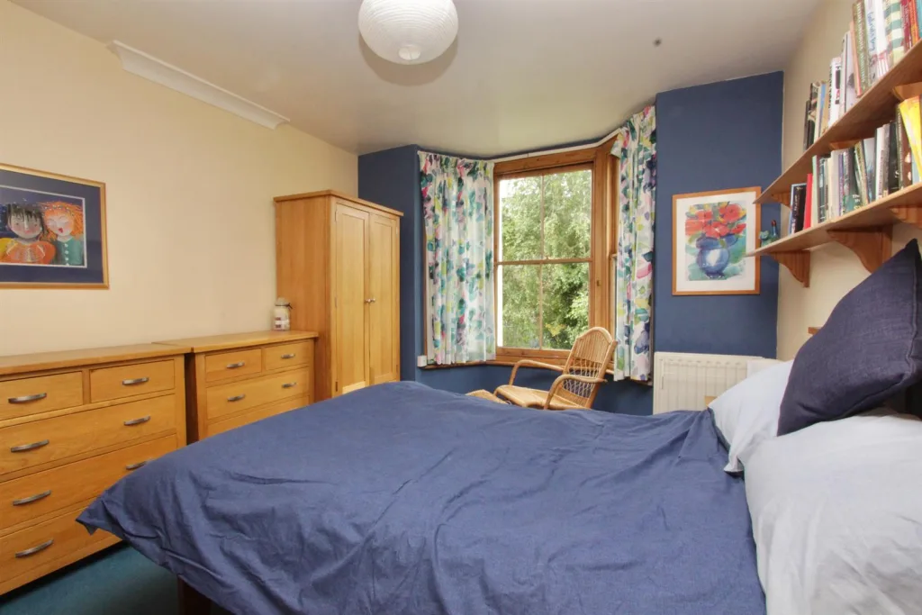 2 bedroom maisonette for rent