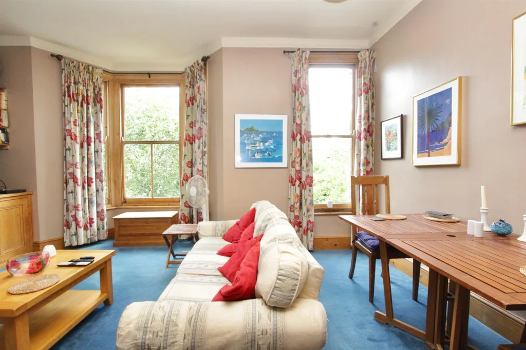 2 bedroom maisonette for rent