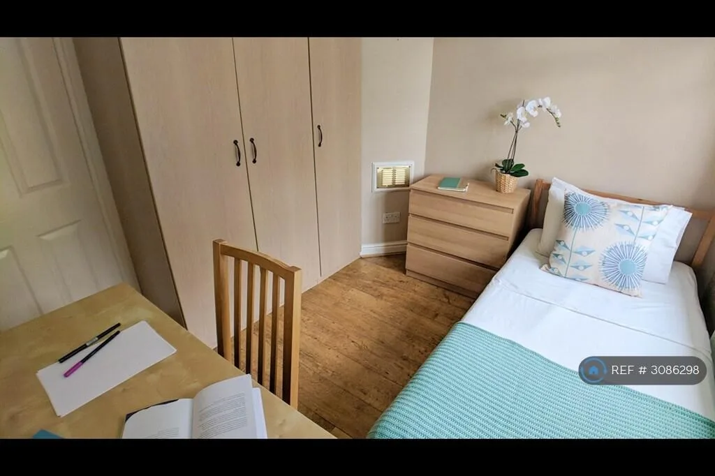 3 bedroom semi-detached house for rent