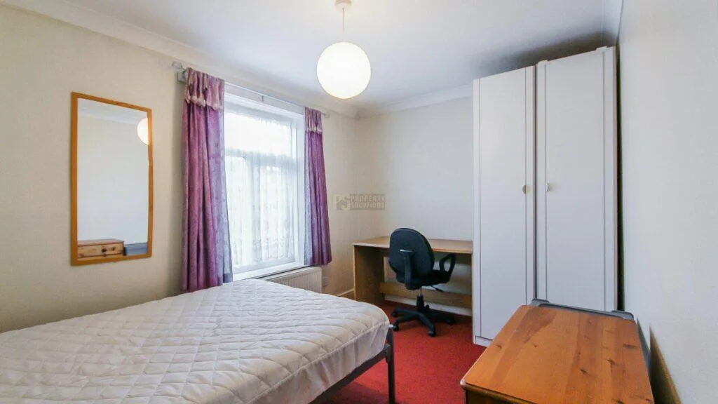 5 bedroom terraced house for rent