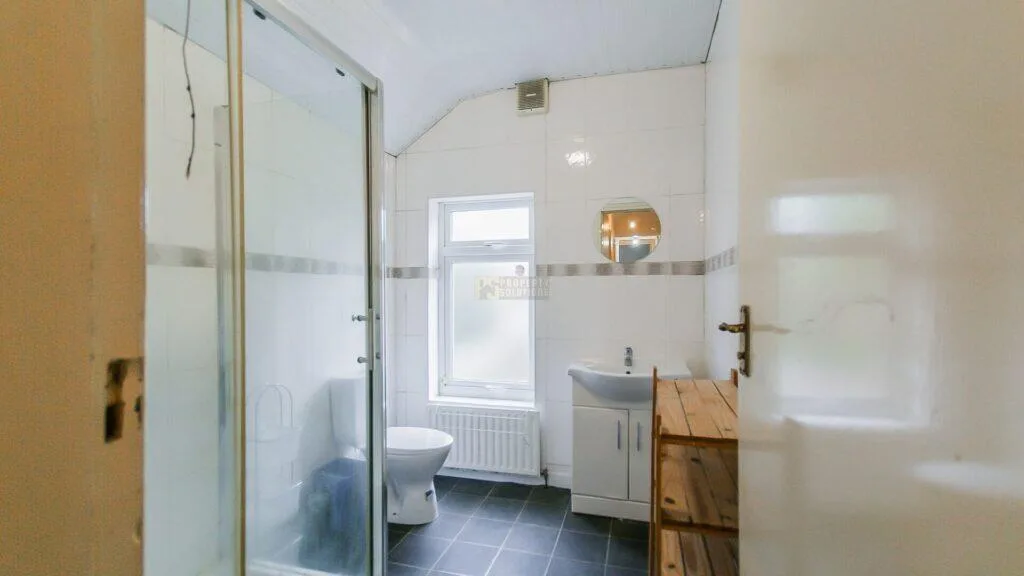 5 bedroom terraced house for rent