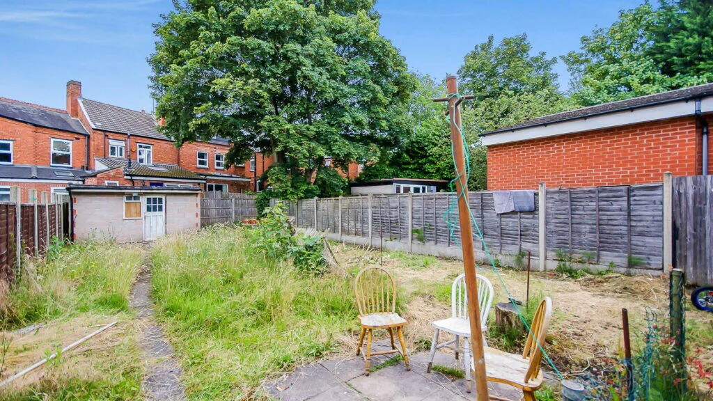 5 bedroom terraced house for rent