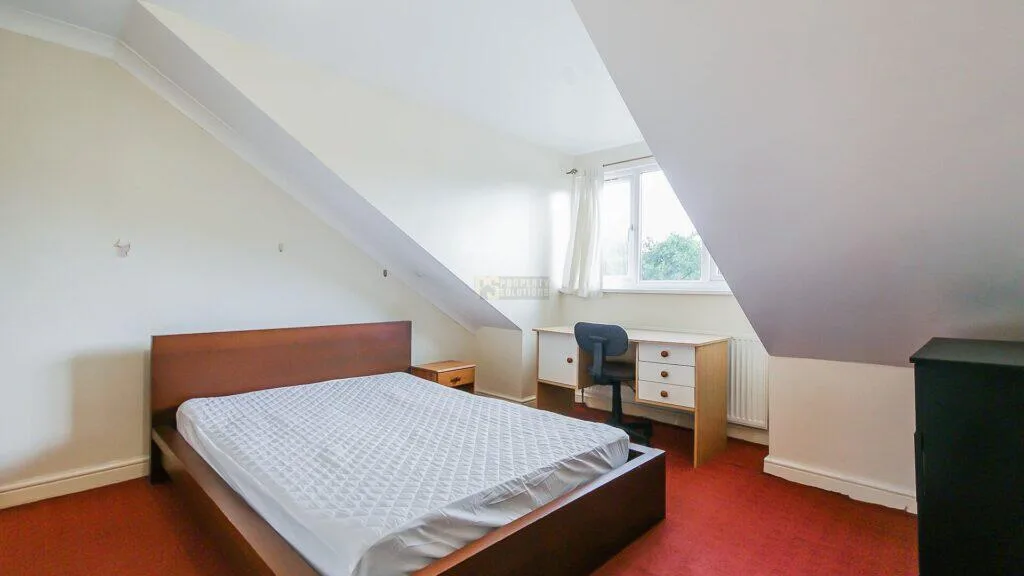 5 bedroom terraced house for rent