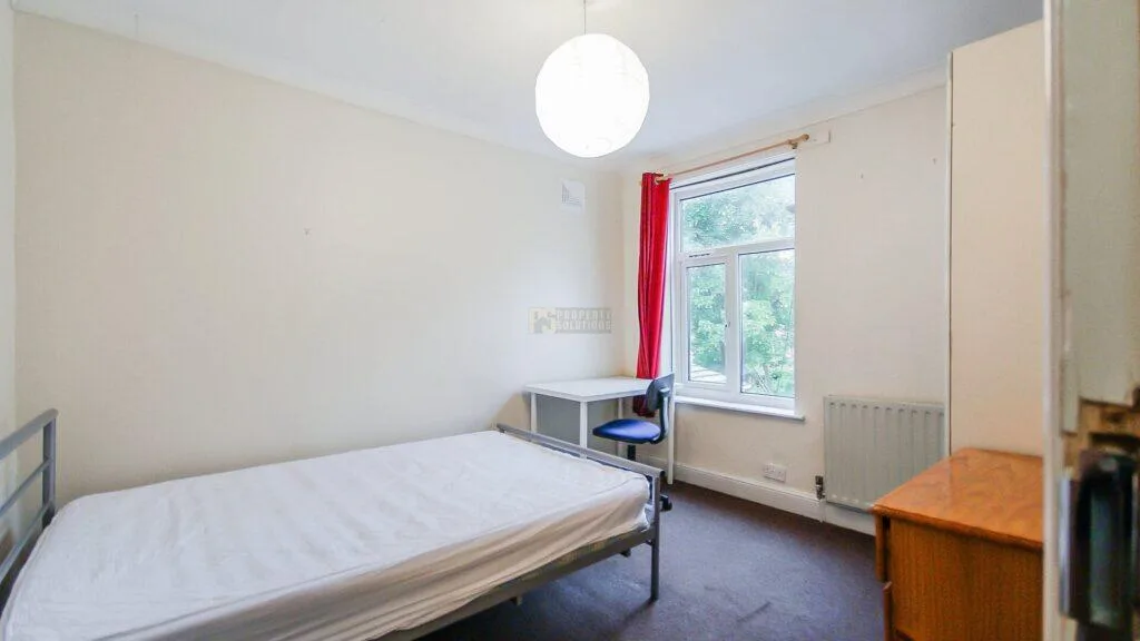 5 bedroom terraced house for rent