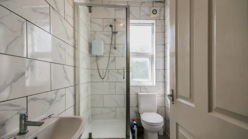 5 bedroom terraced house for rent