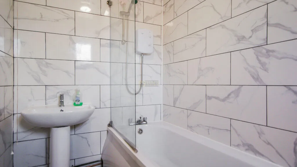 5 bedroom terraced house for rent