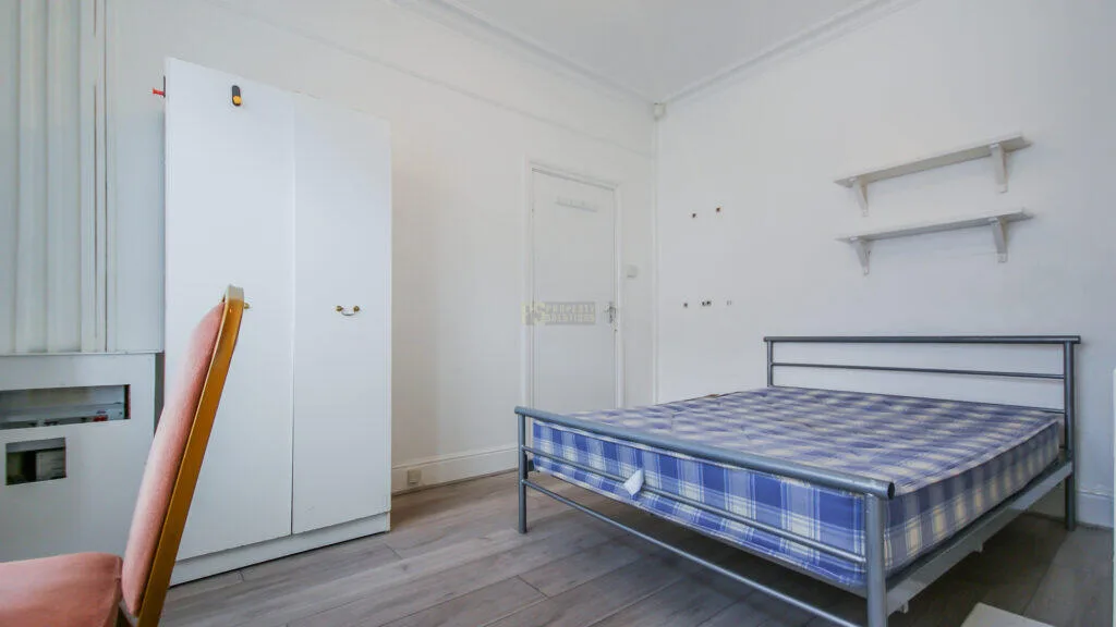 5 bedroom terraced house for rent