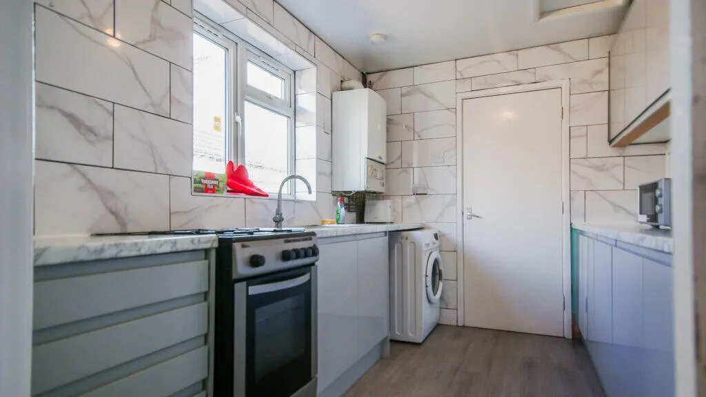 5 bedroom terraced house for rent