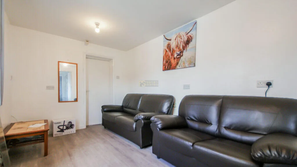 5 bedroom terraced house for rent