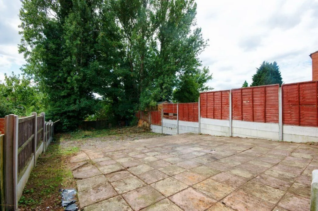 5 bedroom terraced house for rent