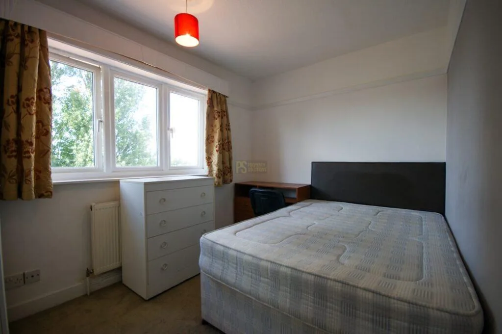 5 bedroom terraced house for rent