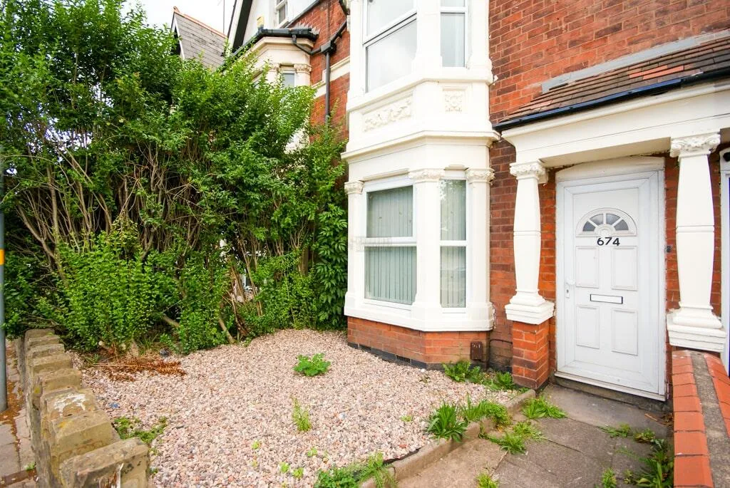 5 bedroom terraced house for rent