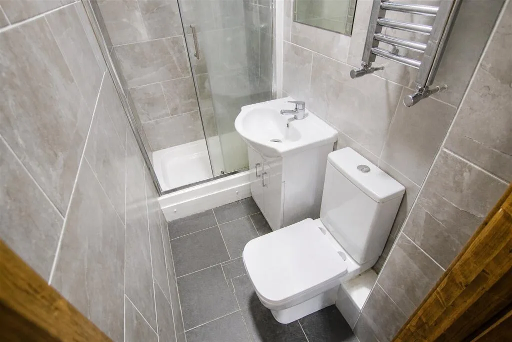 6 bedroom house for rent