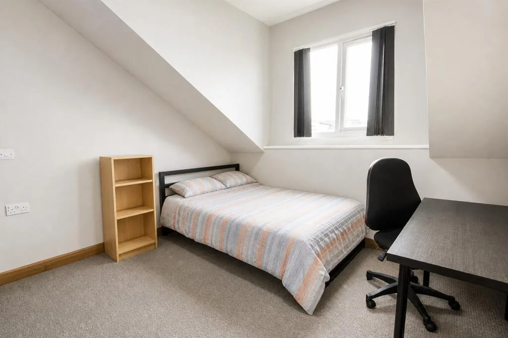 6 bedroom house for rent