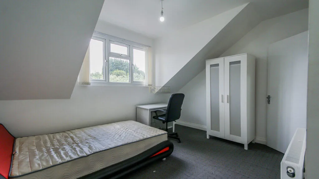 6 bedroom terraced house for rent