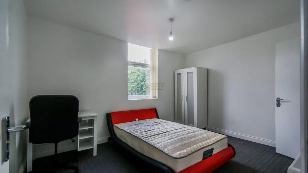 6 bedroom terraced house for rent