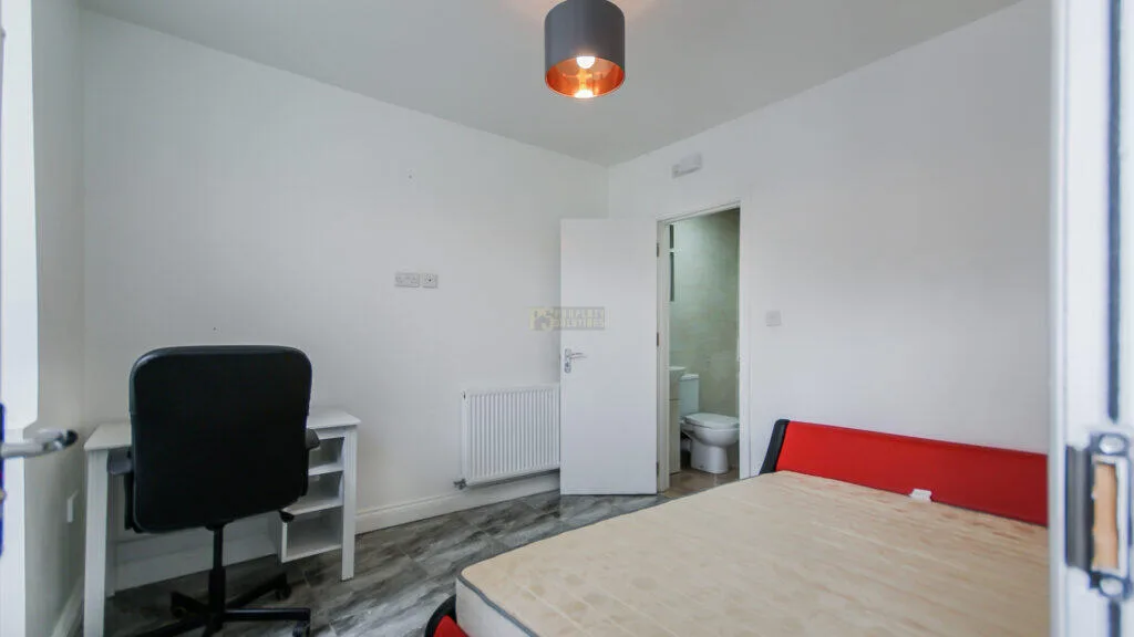 6 bedroom terraced house for rent