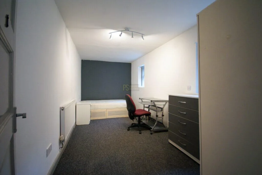 4 bedroom terraced house for rent