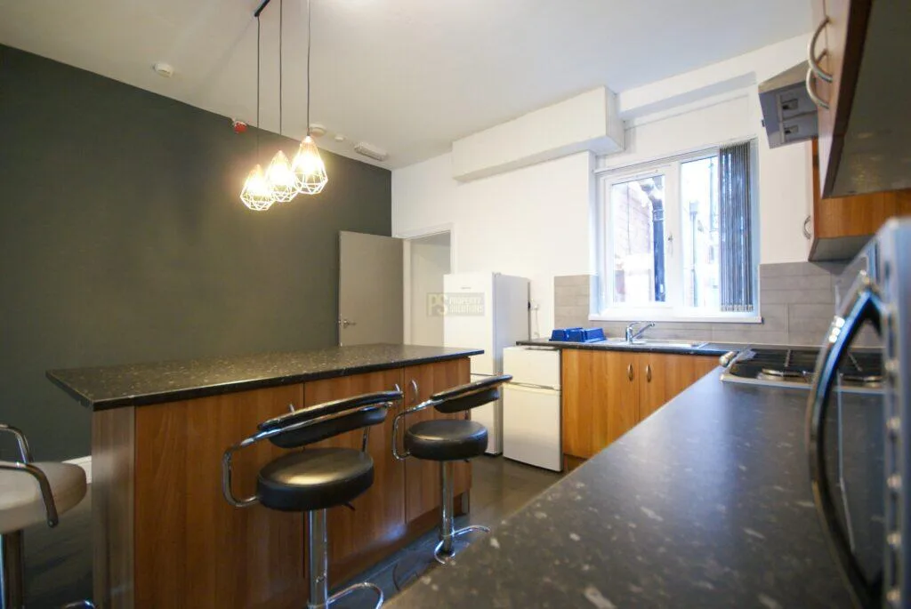 4 bedroom terraced house for rent