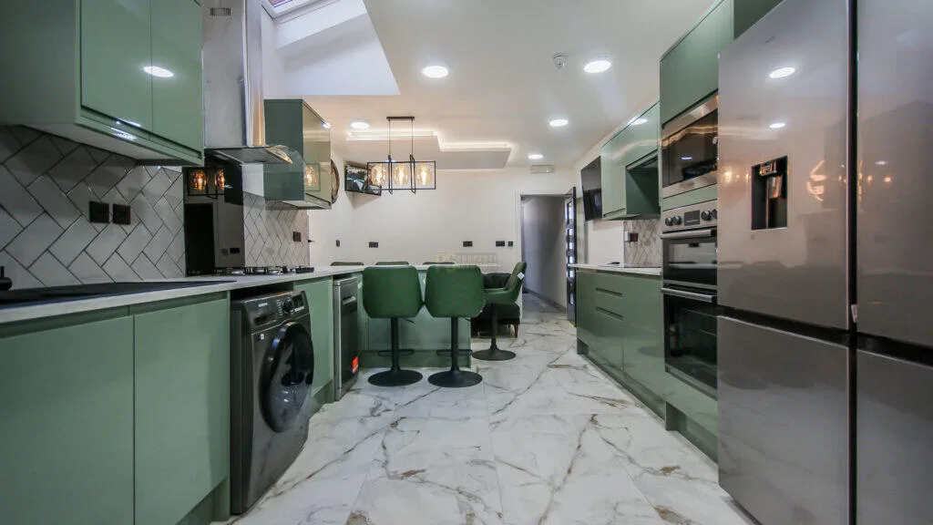 6 bedroom terraced house for rent