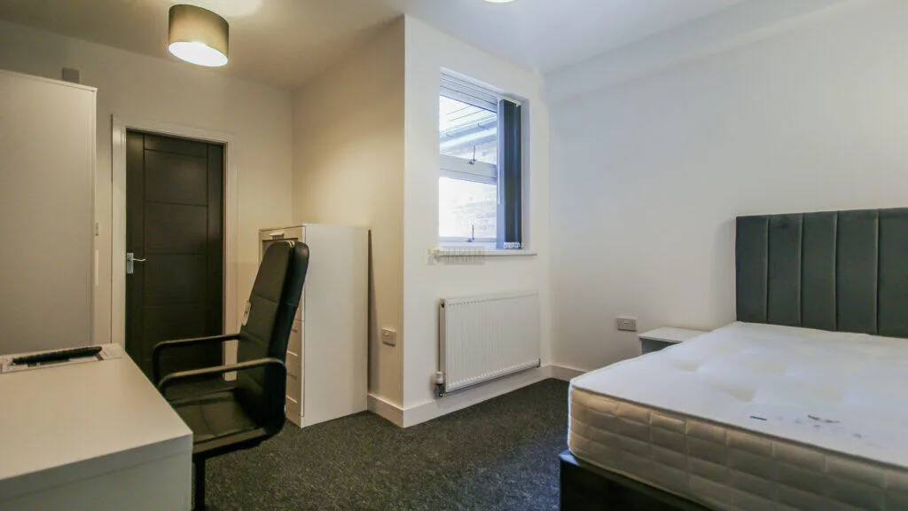 6 bedroom terraced house for rent