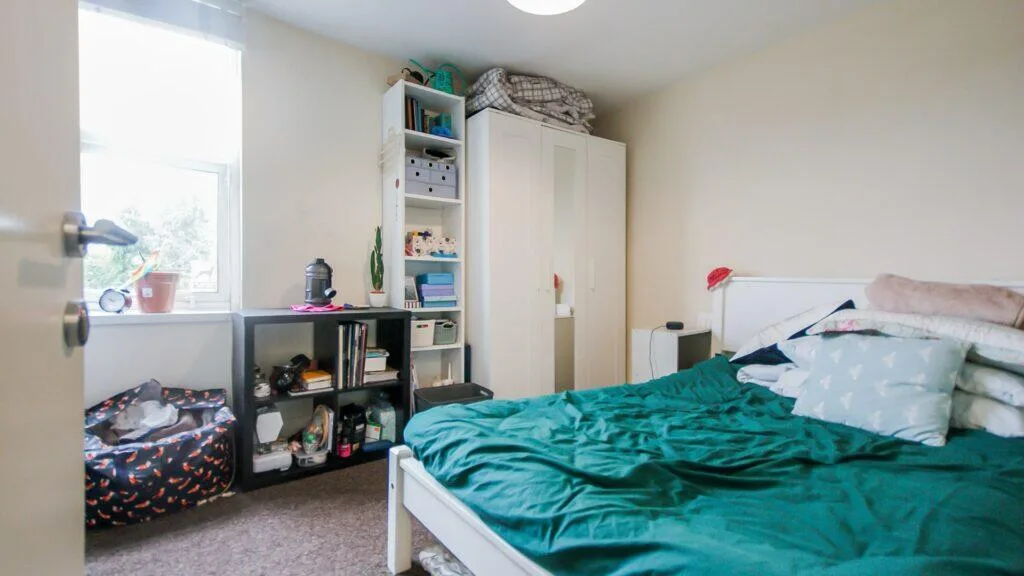 6 bedroom end of terrace house for rent